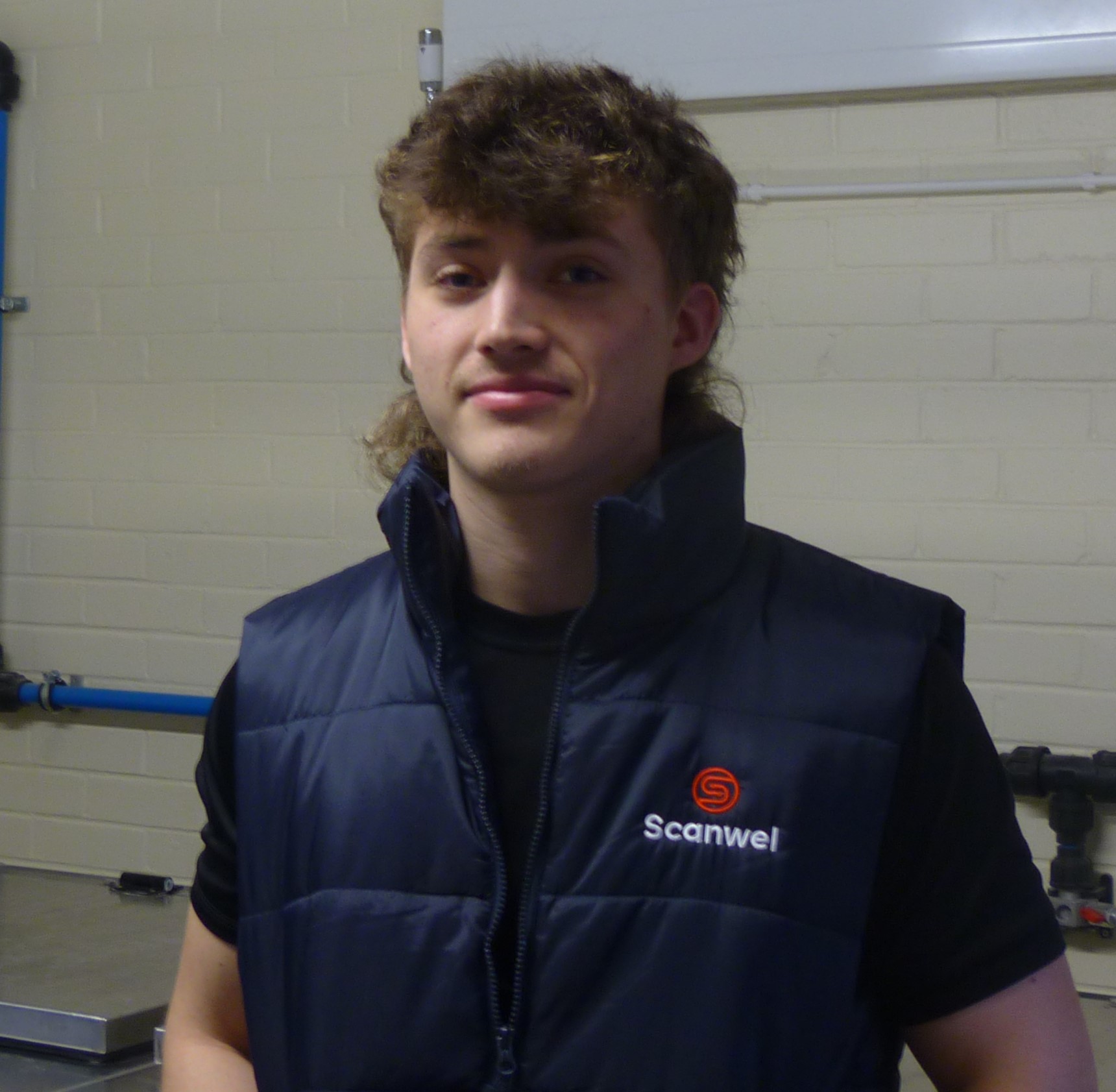 Read more about the article Scanwel welcomes new apprentice for bespoke manufacturing in high-quality vacuum